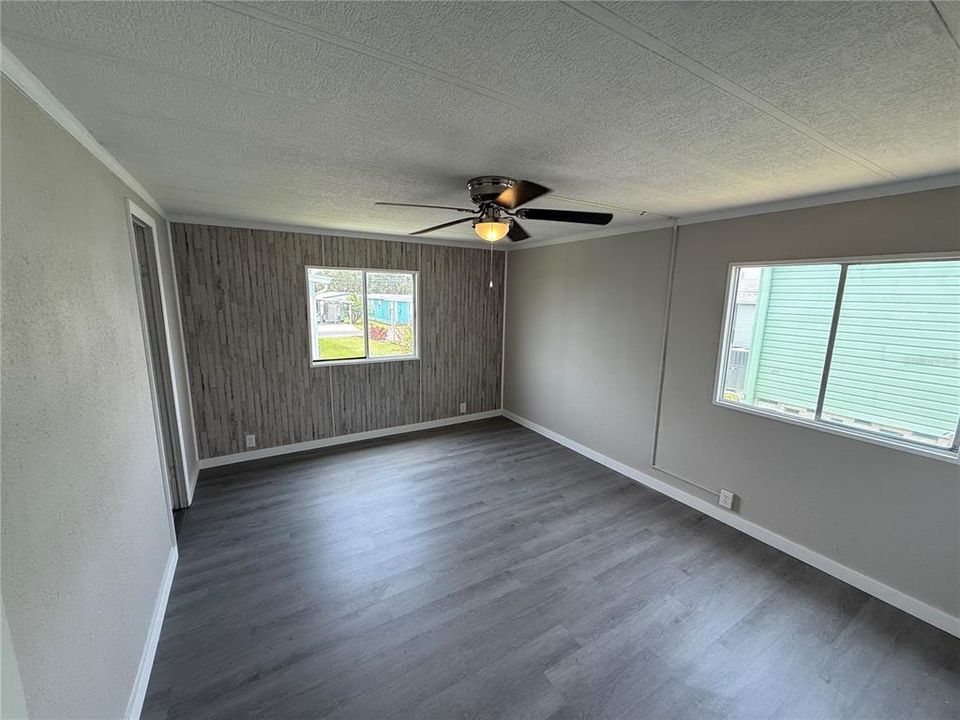 For Sale: $134,900 (2 beds, 2 baths, 1056 Square Feet)