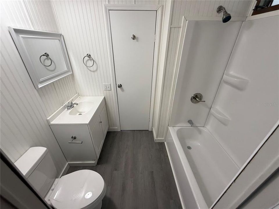 For Sale: $134,900 (2 beds, 2 baths, 1056 Square Feet)