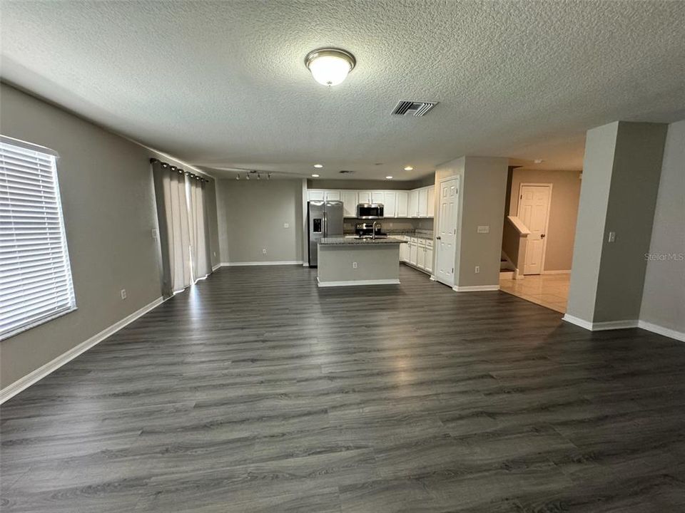 For Rent: $2,500 (4 beds, 2 baths, 2454 Square Feet)