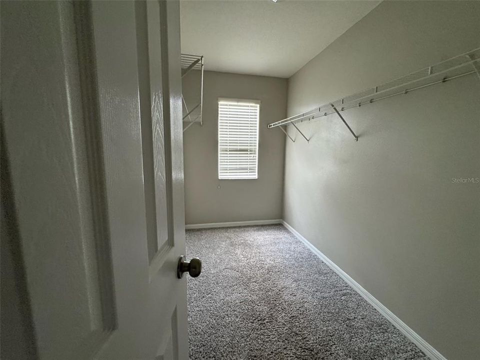 For Rent: $2,500 (4 beds, 2 baths, 2454 Square Feet)