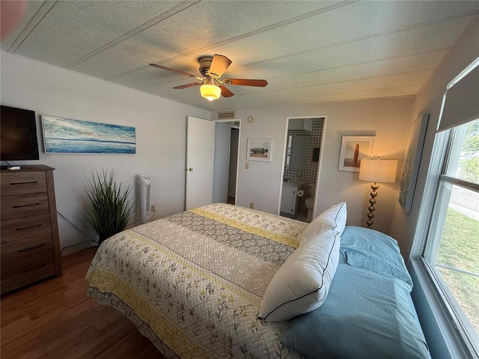 Activo con contrato: $135,000 (2 camas, 2 baños, 919 Pies cuadrados)