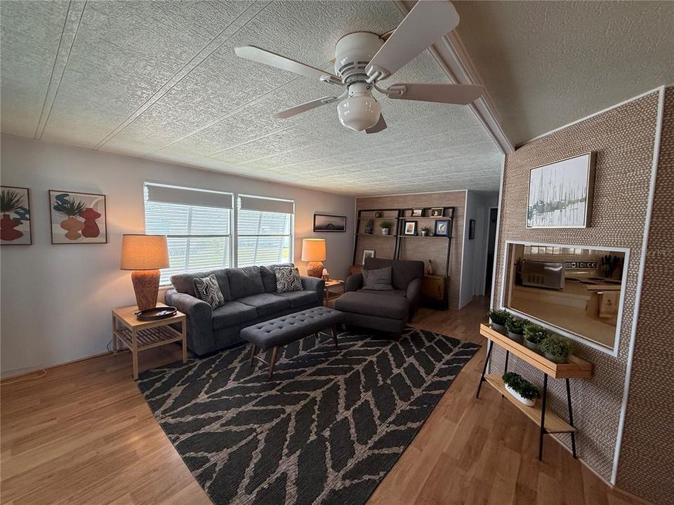 Activo con contrato: $135,000 (2 camas, 2 baños, 919 Pies cuadrados)