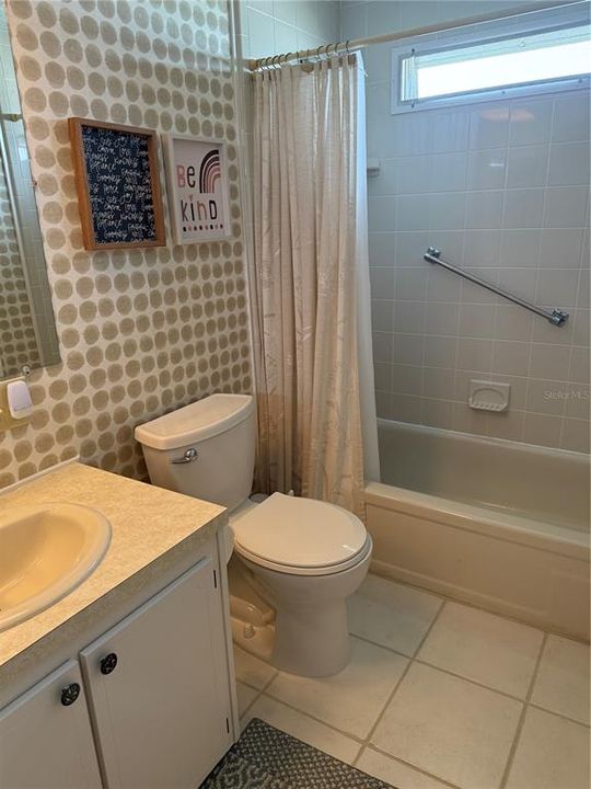 Activo con contrato: $135,000 (2 camas, 2 baños, 919 Pies cuadrados)