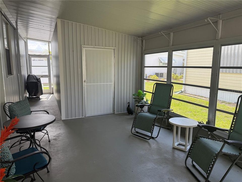 Activo con contrato: $135,000 (2 camas, 2 baños, 919 Pies cuadrados)