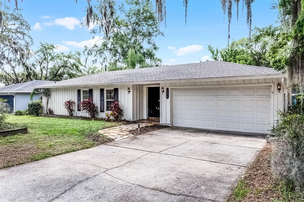 Recently Sold: $430,000 (3 beds, 2 baths, 1887 Square Feet)