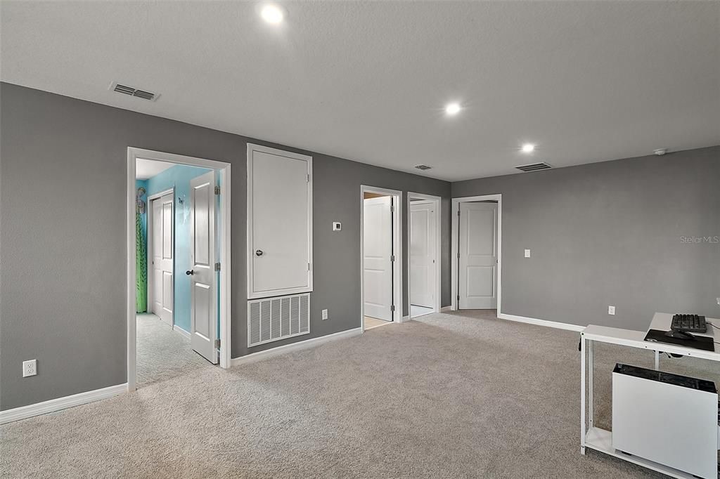 En Venta: $465,000 (5 camas, 3 baños, 2734 Pies cuadrados)