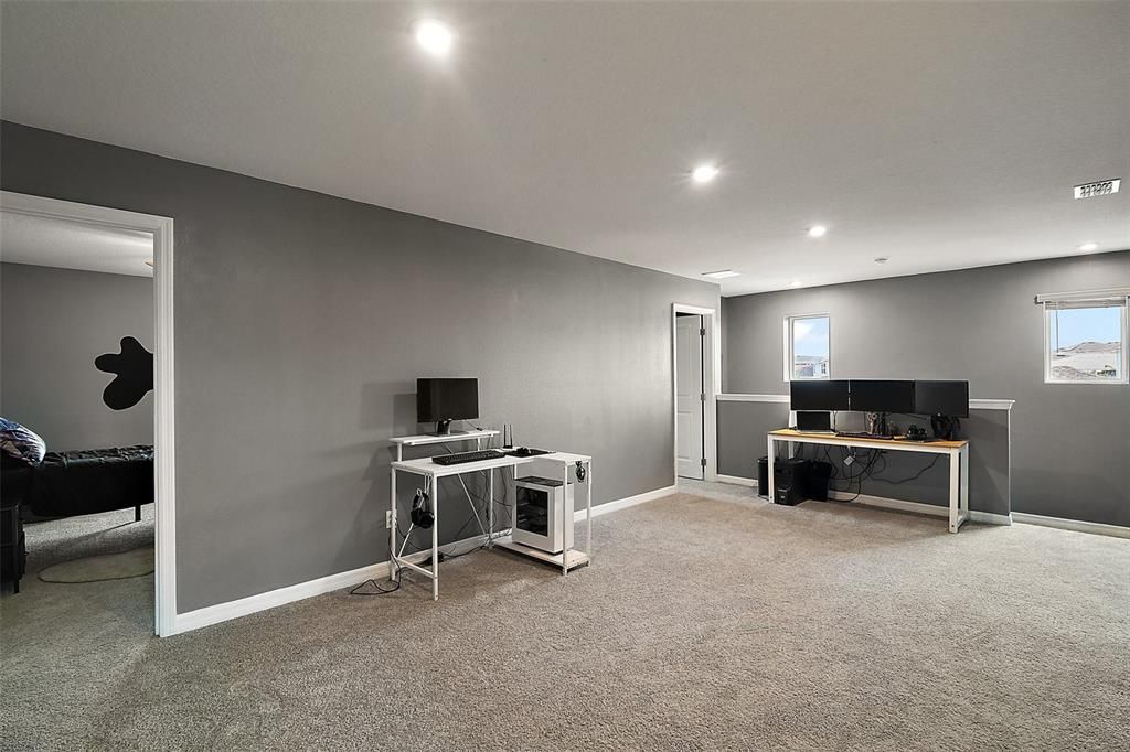 En Venta: $465,000 (5 camas, 3 baños, 2734 Pies cuadrados)