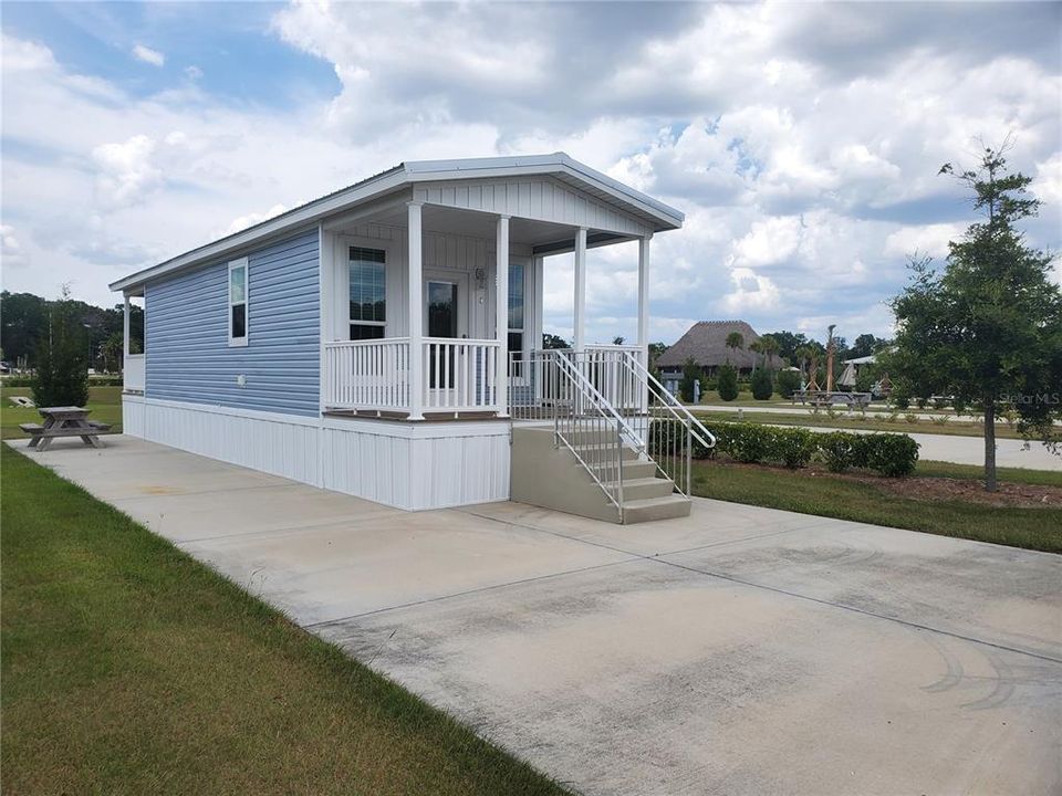 待售: $184,000 (1 贝兹, 1 浴室, 384 平方英尺)