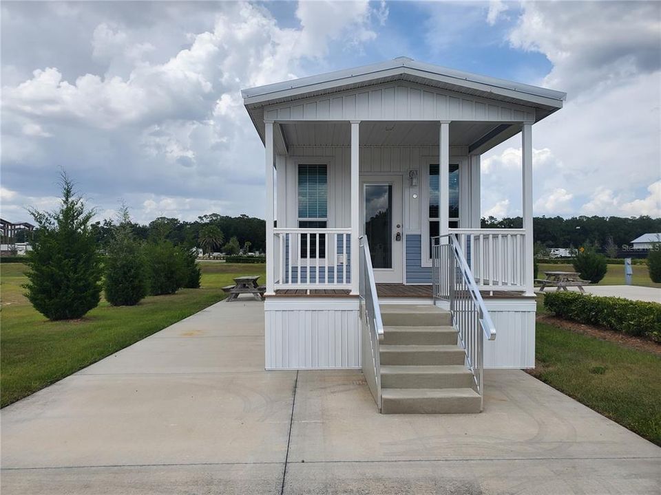 待售: $184,000 (1 贝兹, 1 浴室, 384 平方英尺)