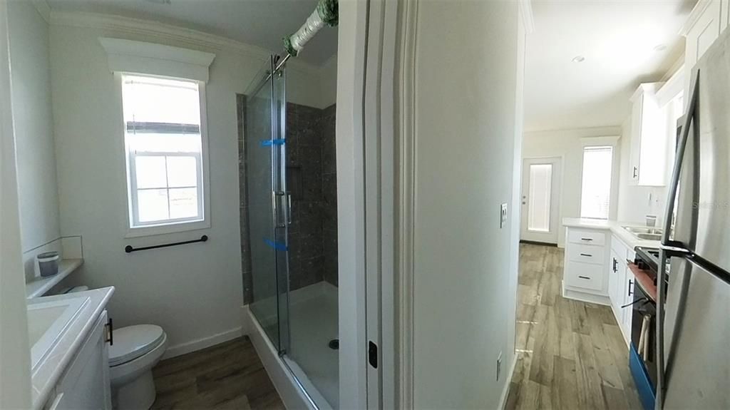 待售: $184,000 (1 贝兹, 1 浴室, 384 平方英尺)