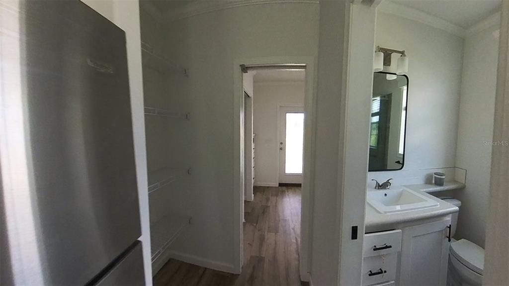 待售: $184,000 (1 贝兹, 1 浴室, 384 平方英尺)