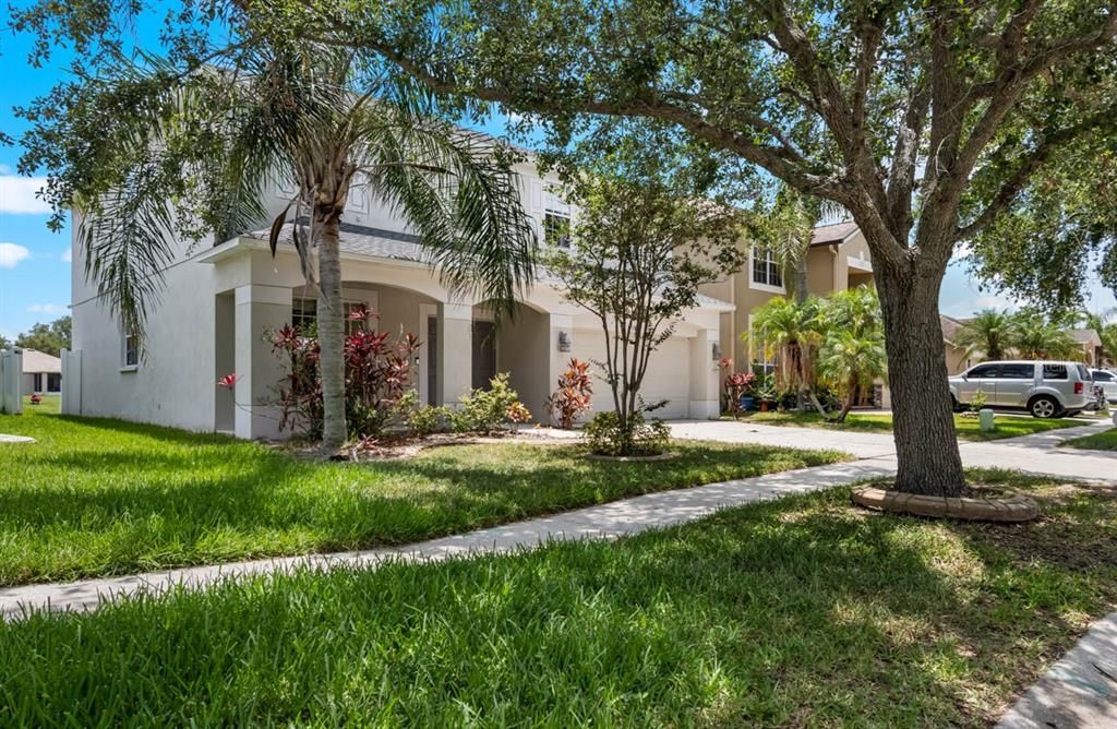 En Venta: $425,000 (4 camas, 2 baños, 2550 Pies cuadrados)