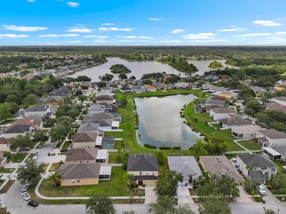 En Venta: $425,000 (4 camas, 2 baños, 2550 Pies cuadrados)