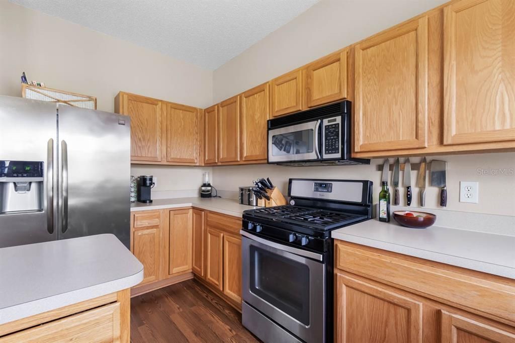 En Venta: $425,000 (4 camas, 2 baños, 2550 Pies cuadrados)