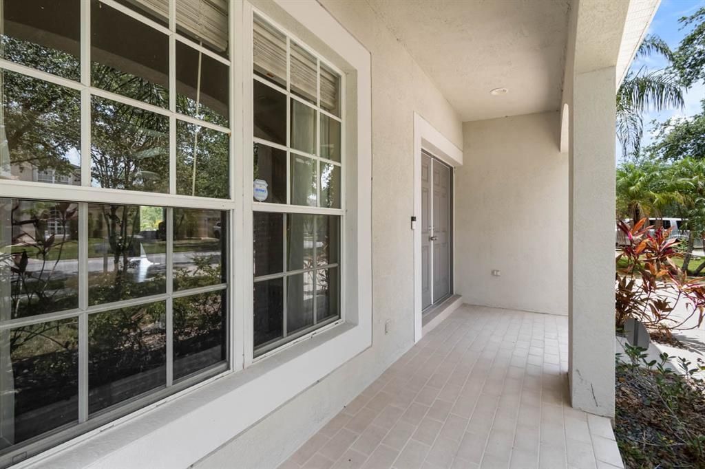 En Venta: $425,000 (4 camas, 2 baños, 2550 Pies cuadrados)