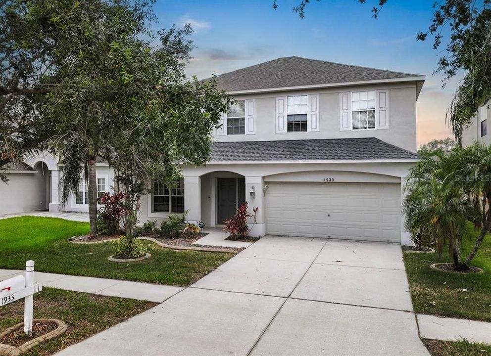 En Venta: $425,000 (4 camas, 2 baños, 2550 Pies cuadrados)