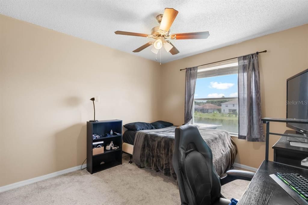 En Venta: $425,000 (4 camas, 2 baños, 2550 Pies cuadrados)