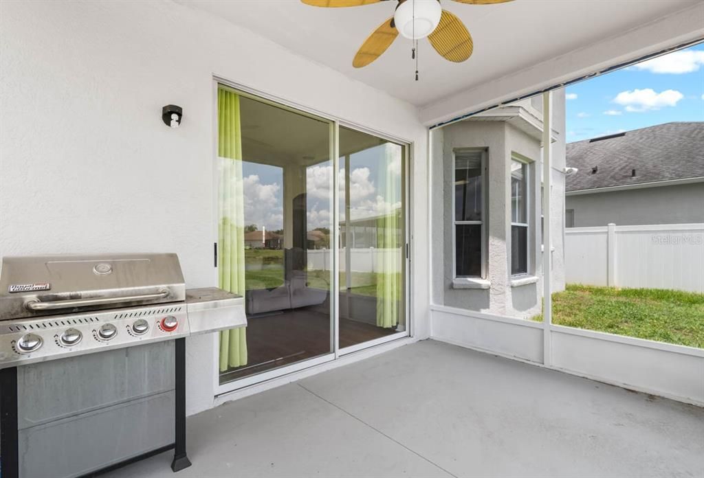 En Venta: $425,000 (4 camas, 2 baños, 2550 Pies cuadrados)