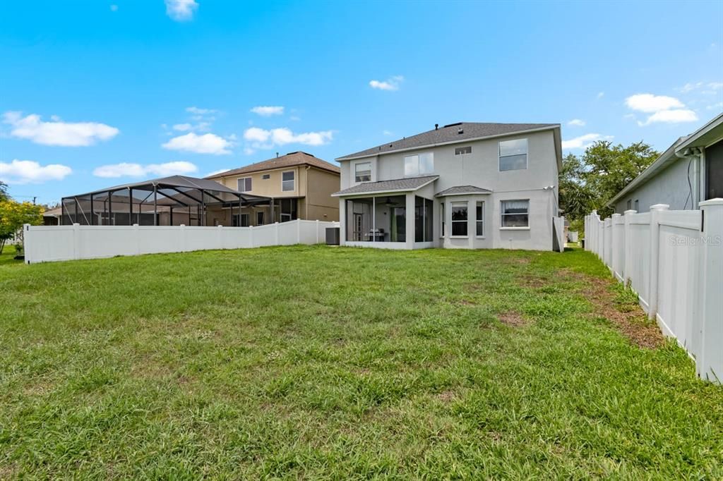 En Venta: $425,000 (4 camas, 2 baños, 2550 Pies cuadrados)