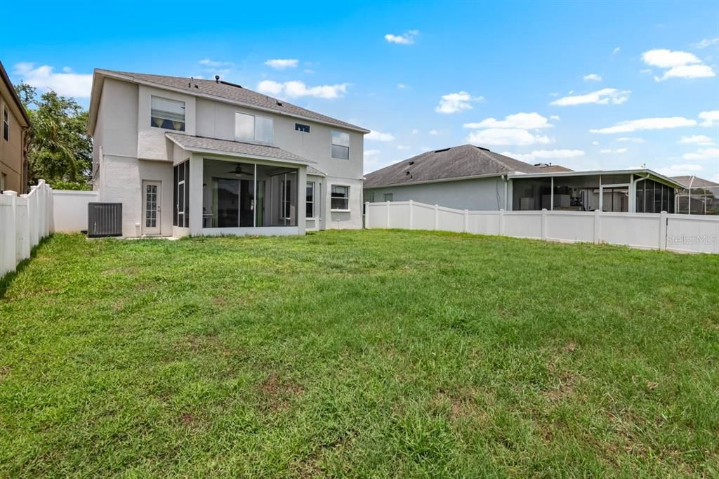 En Venta: $425,000 (4 camas, 2 baños, 2550 Pies cuadrados)