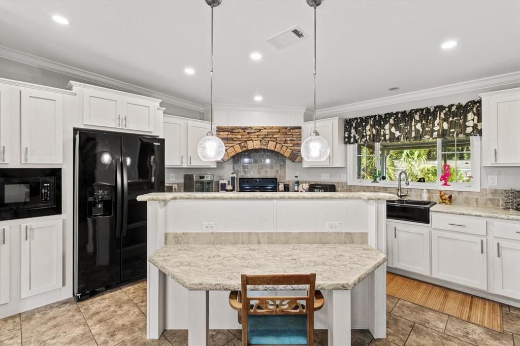 待售: $357,000 (3 贝兹, 2 浴室, 1800 平方英尺)