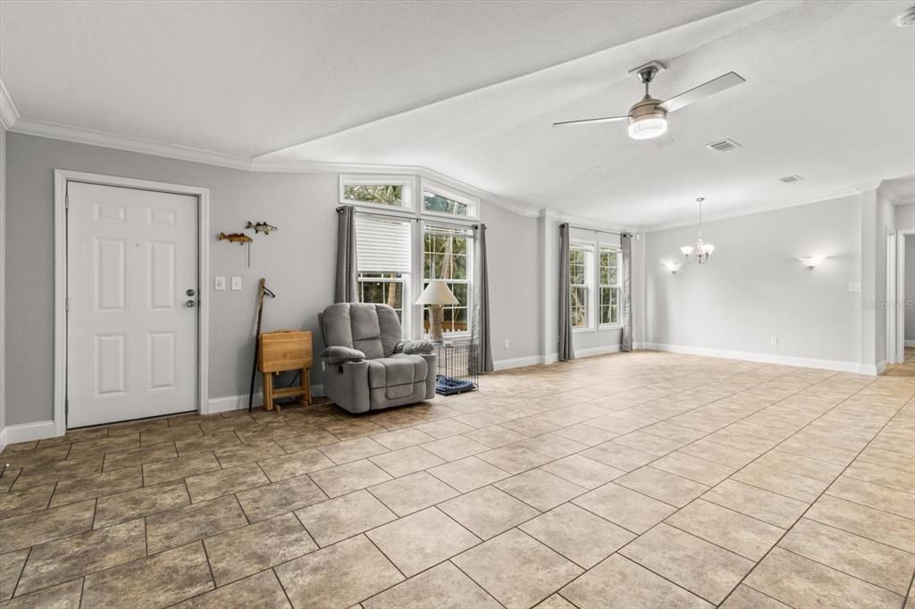 待售: $357,000 (3 贝兹, 2 浴室, 1800 平方英尺)