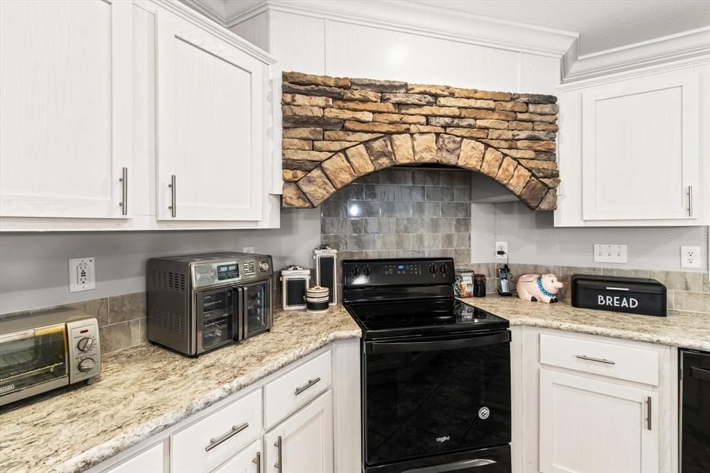 待售: $357,000 (3 贝兹, 2 浴室, 1800 平方英尺)