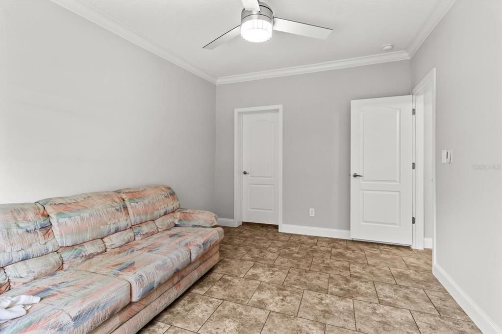 待售: $357,000 (3 贝兹, 2 浴室, 1800 平方英尺)