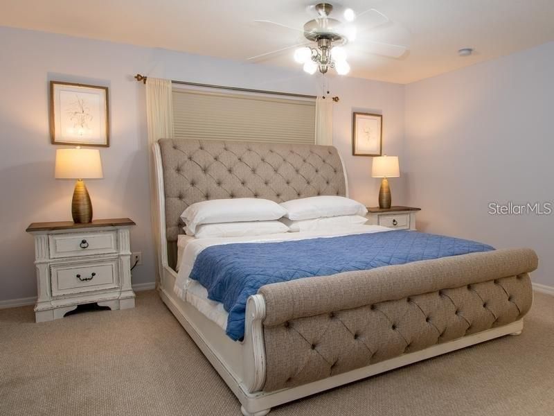 出租: $4,400 (4 贝兹, 3 浴室, 3036 平方英尺)