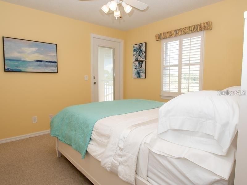 出租: $4,400 (4 贝兹, 3 浴室, 3036 平方英尺)