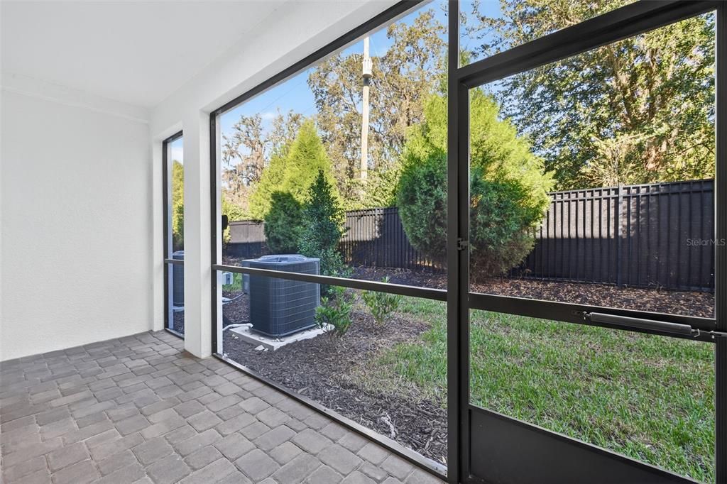 Под контрактом: $355,924 (3 спален, 2 ванн, 1667 Квадратных фут)