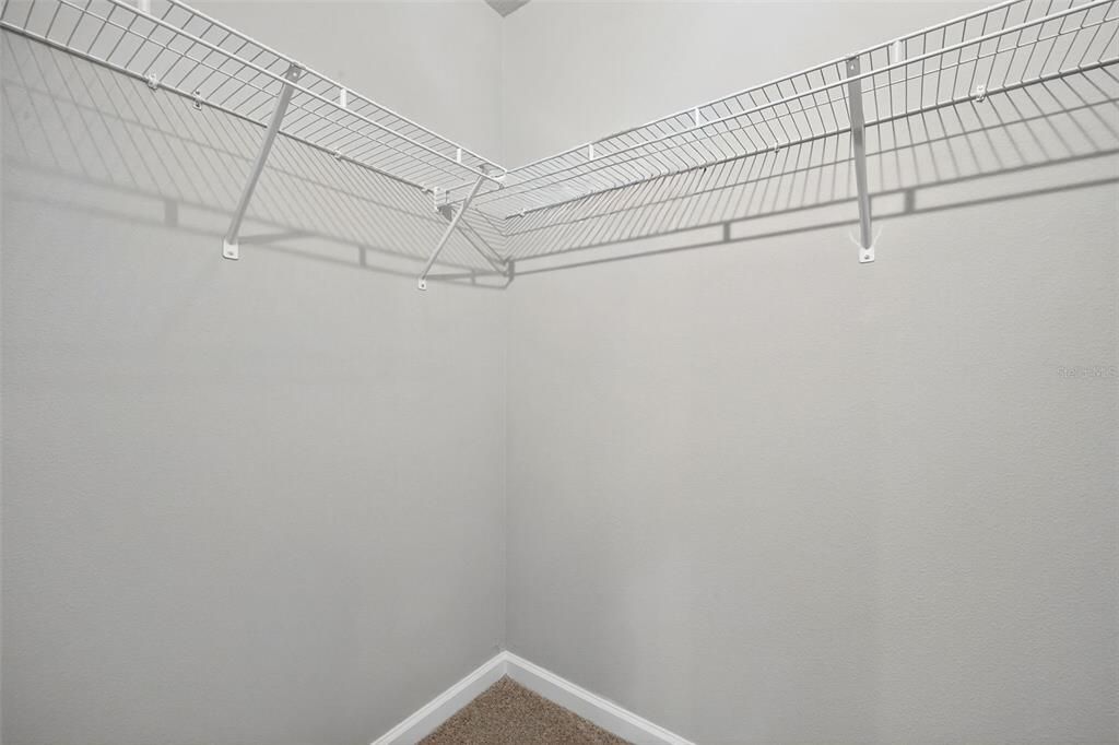 Под контрактом: $355,924 (3 спален, 2 ванн, 1667 Квадратных фут)