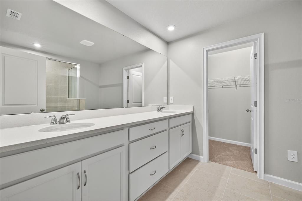 Под контрактом: $355,924 (3 спален, 2 ванн, 1667 Квадратных фут)