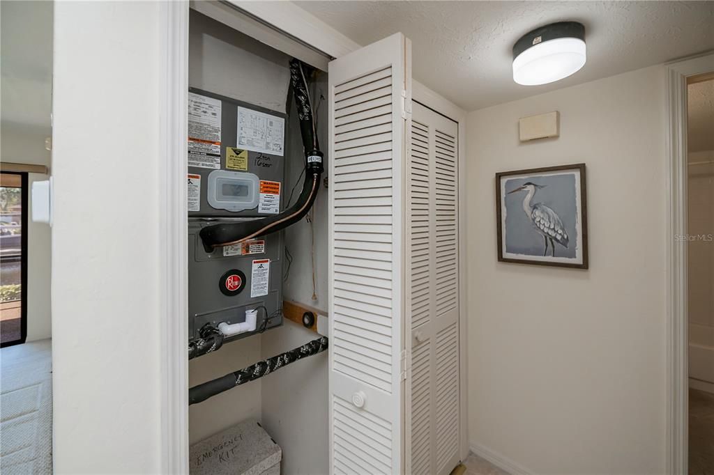 待售: $195,000 (2 贝兹, 2 浴室, 1078 平方英尺)