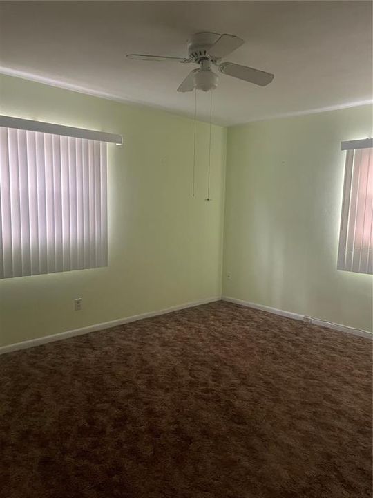 Под контрактом: $219,999 (2 спален, 1 ванн, 933 Квадратных фут)