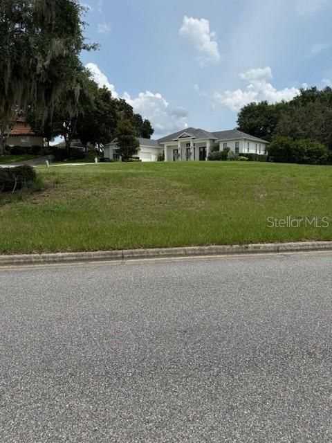 На продажу: $349,500 (0.45 acres)