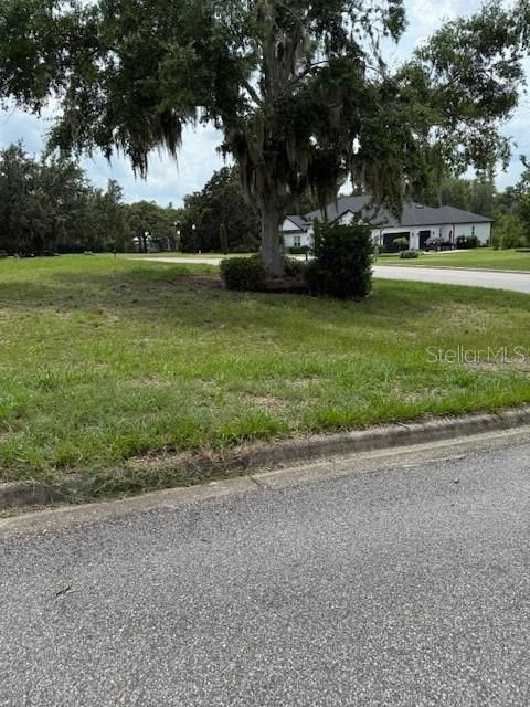 На продажу: $349,500 (0.45 acres)