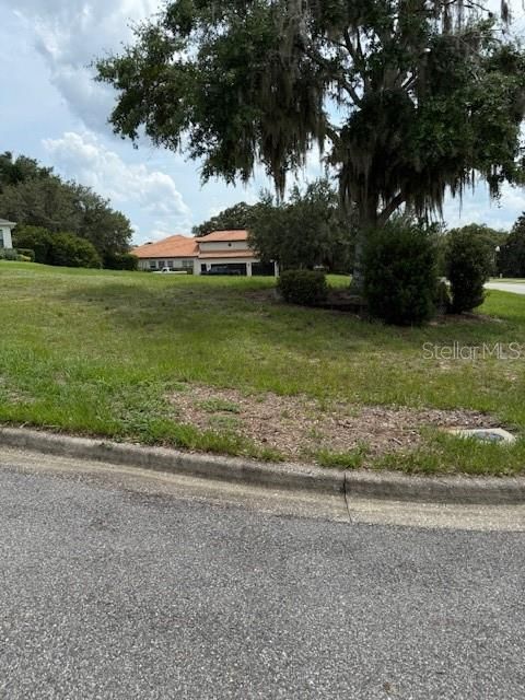 На продажу: $349,500 (0.45 acres)