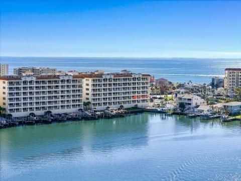 Las Palmas Condo - Nestled between the Gulf and the Intracoastal in Redington Shores
