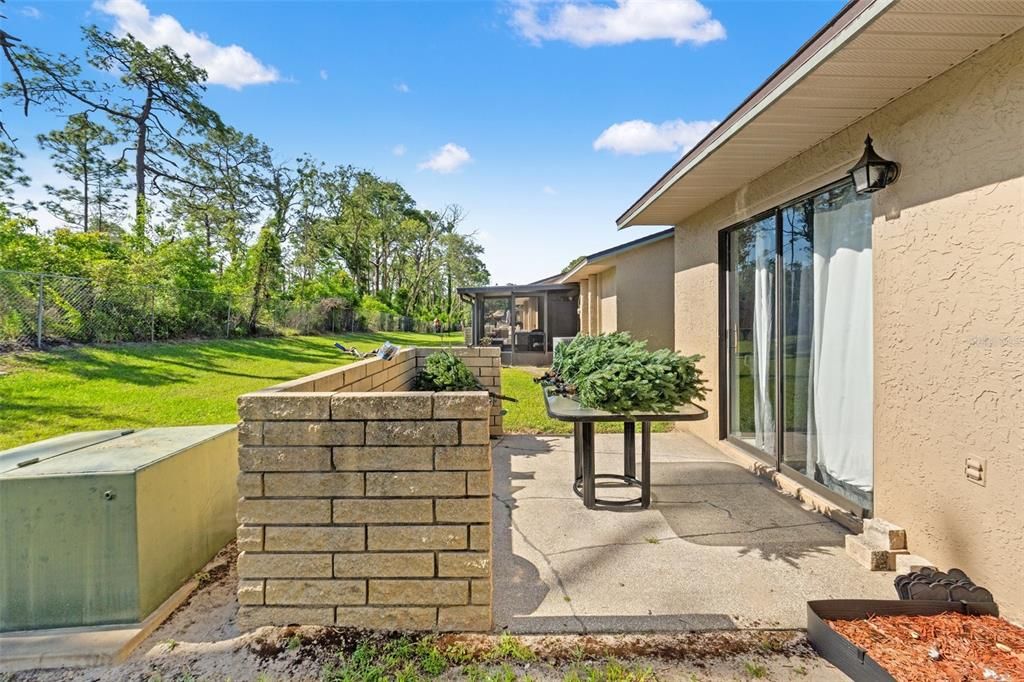 На продажу: $170,000 (2 спален, 2 ванн, 927 Квадратных фут)