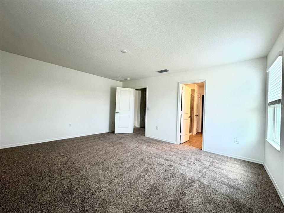 Active With Contract: $2,600 (4 beds, 3 baths, 2385 Square Feet)