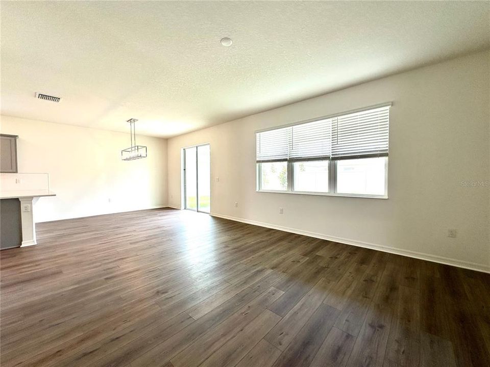 Active With Contract: $2,600 (4 beds, 3 baths, 2385 Square Feet)