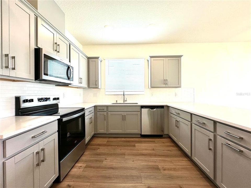 Active With Contract: $2,600 (4 beds, 3 baths, 2385 Square Feet)