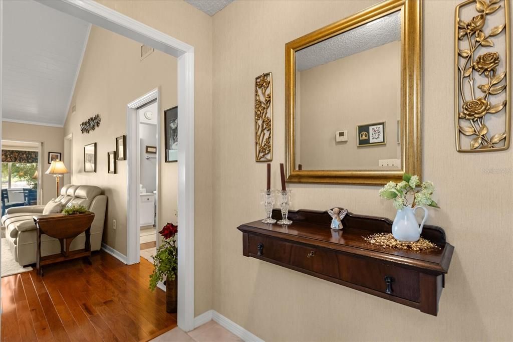 На продажу: $225,500 (2 спален, 2 ванн, 975 Квадратных фут)