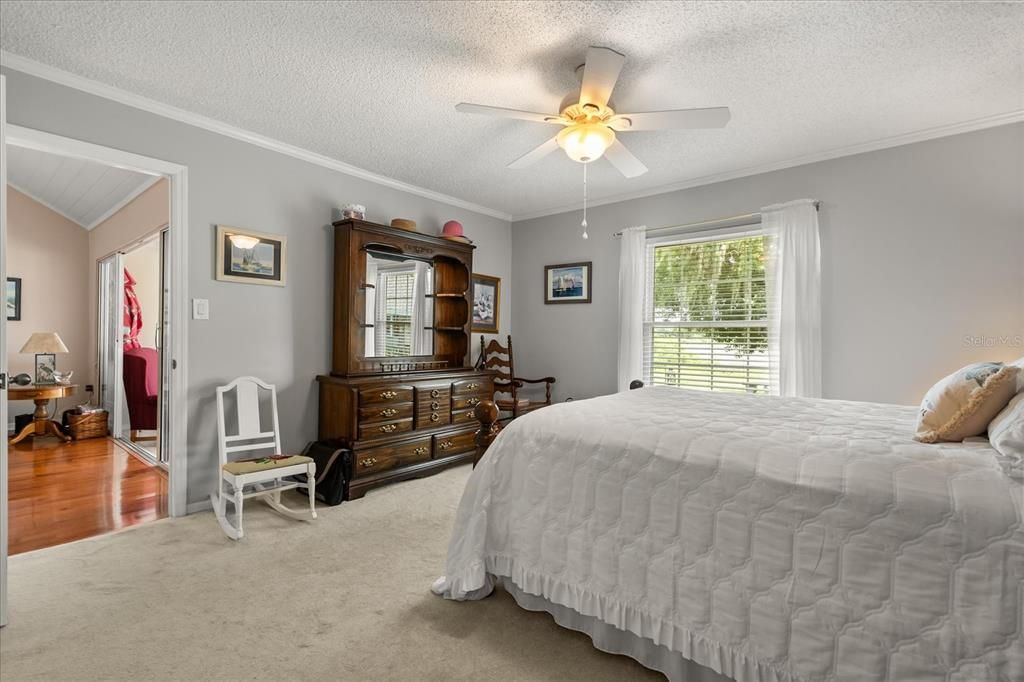 На продажу: $225,500 (2 спален, 2 ванн, 975 Квадратных фут)