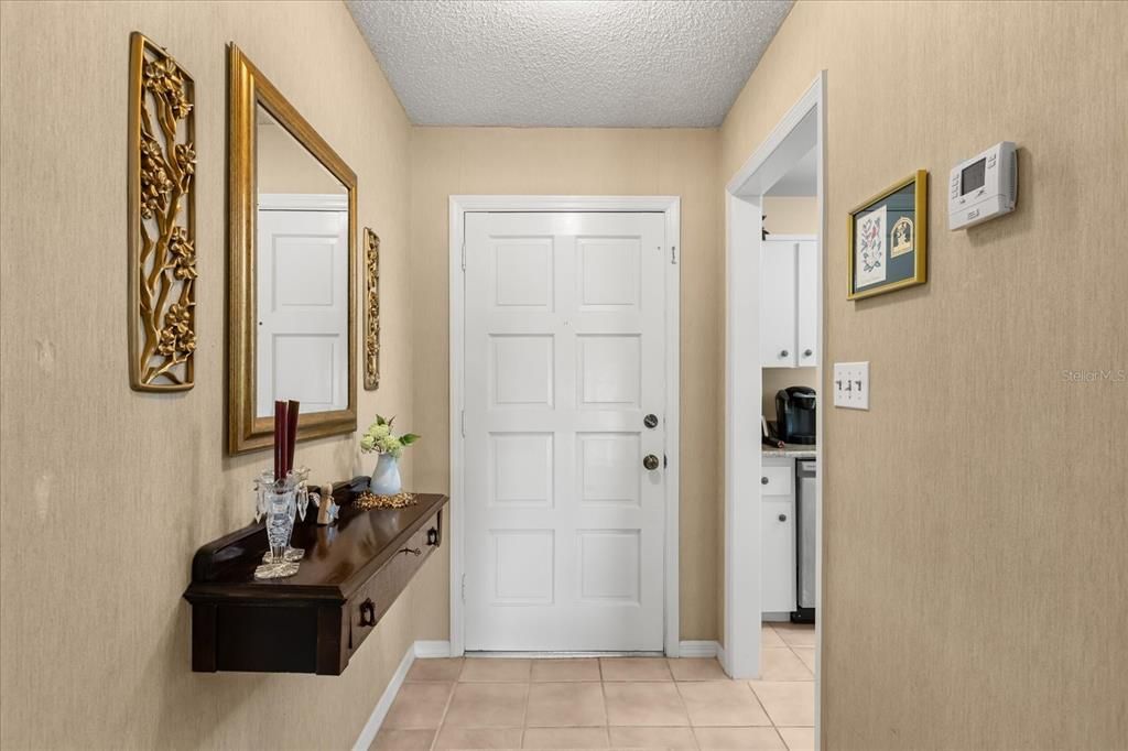 На продажу: $225,500 (2 спален, 2 ванн, 975 Квадратных фут)