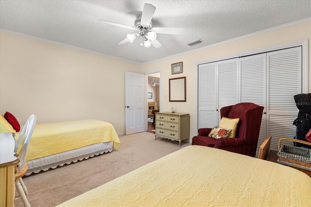 На продажу: $225,500 (2 спален, 2 ванн, 975 Квадратных фут)