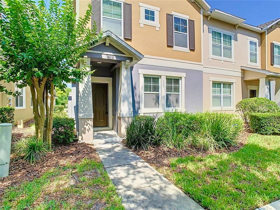 最近售出: $439,900 (4 贝兹, 3 浴室, 1861 平方英尺)