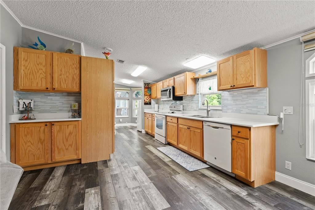 Activo con contrato: $324,900 (3 camas, 2 baños, 1296 Pies cuadrados)