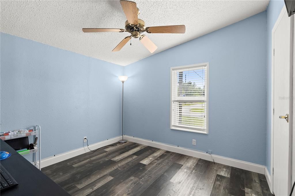 Activo con contrato: $324,900 (3 camas, 2 baños, 1296 Pies cuadrados)